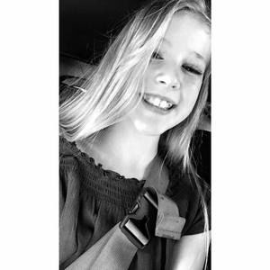 Meet your Posher, Ella